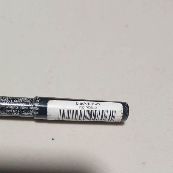 Avon Midnight Black Eyeliner Pencil - Picture 5 of 8